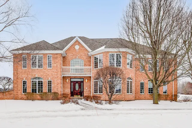 $1,050,000 | 37181 Fox Hill Drive, Wadsworth, IL 60083