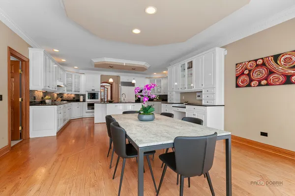 $1,050,000 | 37181 Fox Hill Drive, Wadsworth, IL 60083