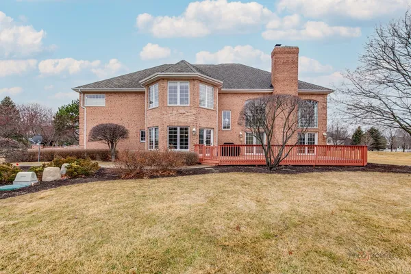 $1,050,000 | 37181 Fox Hill Drive, Wadsworth, IL 60083