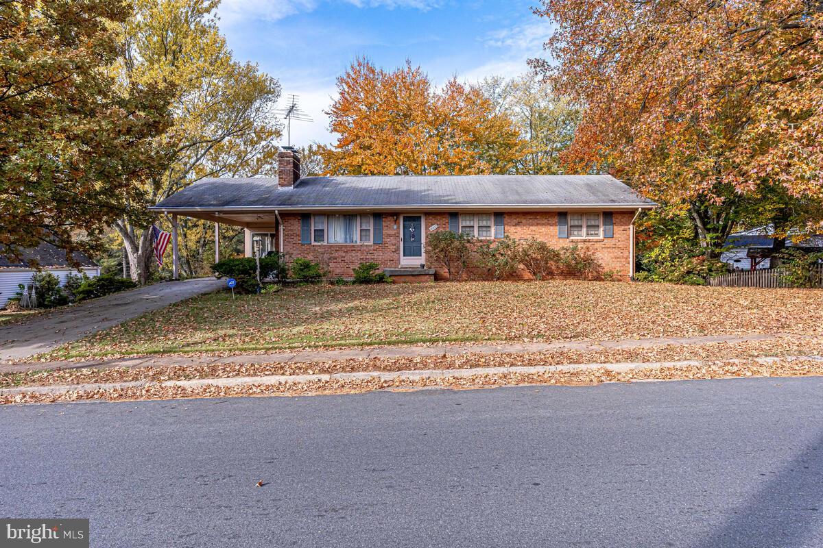 8902 Stonewall Road Manassas, VA 20110 - Photo 1 of 27 Gallery Image 1