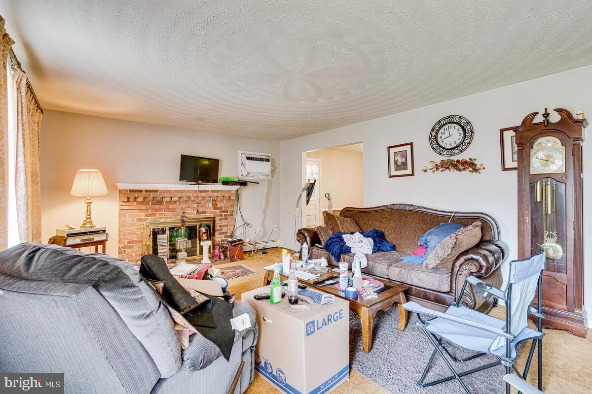 8902 Stonewall Road Manassas, VA 20110 - Photo 7 of 27 Gallery Image 7