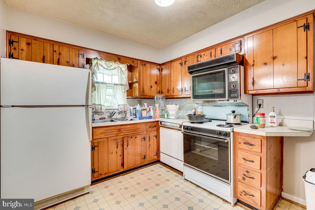 8902 Stonewall Road Manassas, VA 20110 - Photo 9 of 27 Gallery Image 9