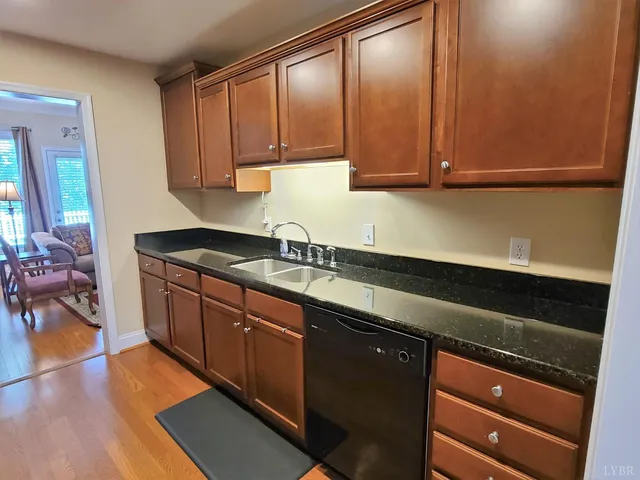 $1,400 | 3008 Hill Street, Unit 203, Lynchburg, VA 24501