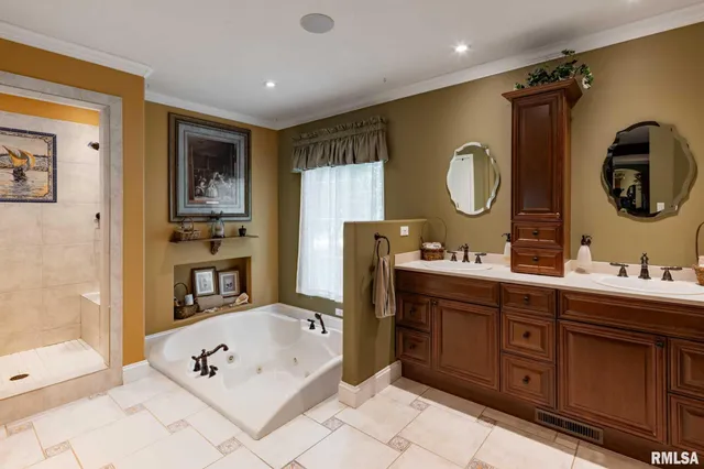 $459,000 | 1300 West Brewster Road, Herrin, IL 62948