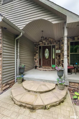 $459,000 | 1300 West Brewster Road, Herrin, IL 62948