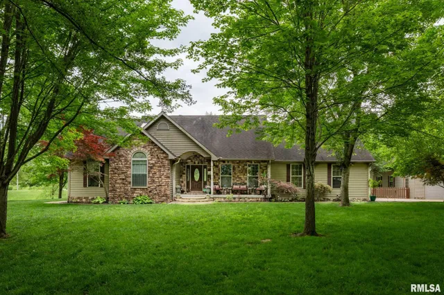 $459,000 | 1300 West Brewster Road, Herrin, IL 62948