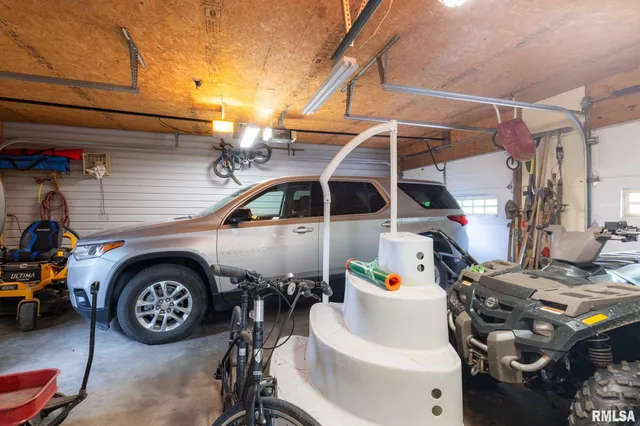 $459,000 | 1300 West Brewster Road, Herrin, IL 62948