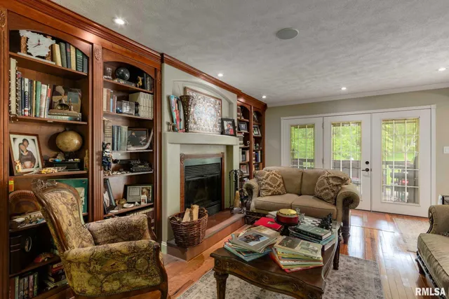 $459,000 | 1300 West Brewster Road, Herrin, IL 62948