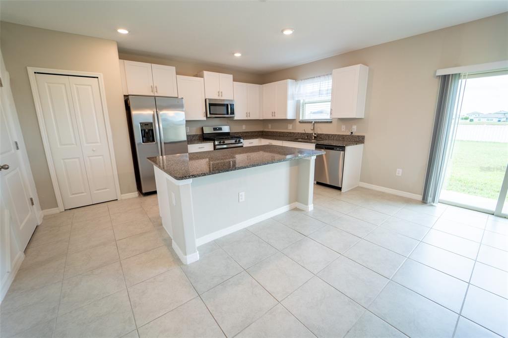 9831 Lemon Drop Loop Ruskin, FL 33573 - Photo 17 of 44