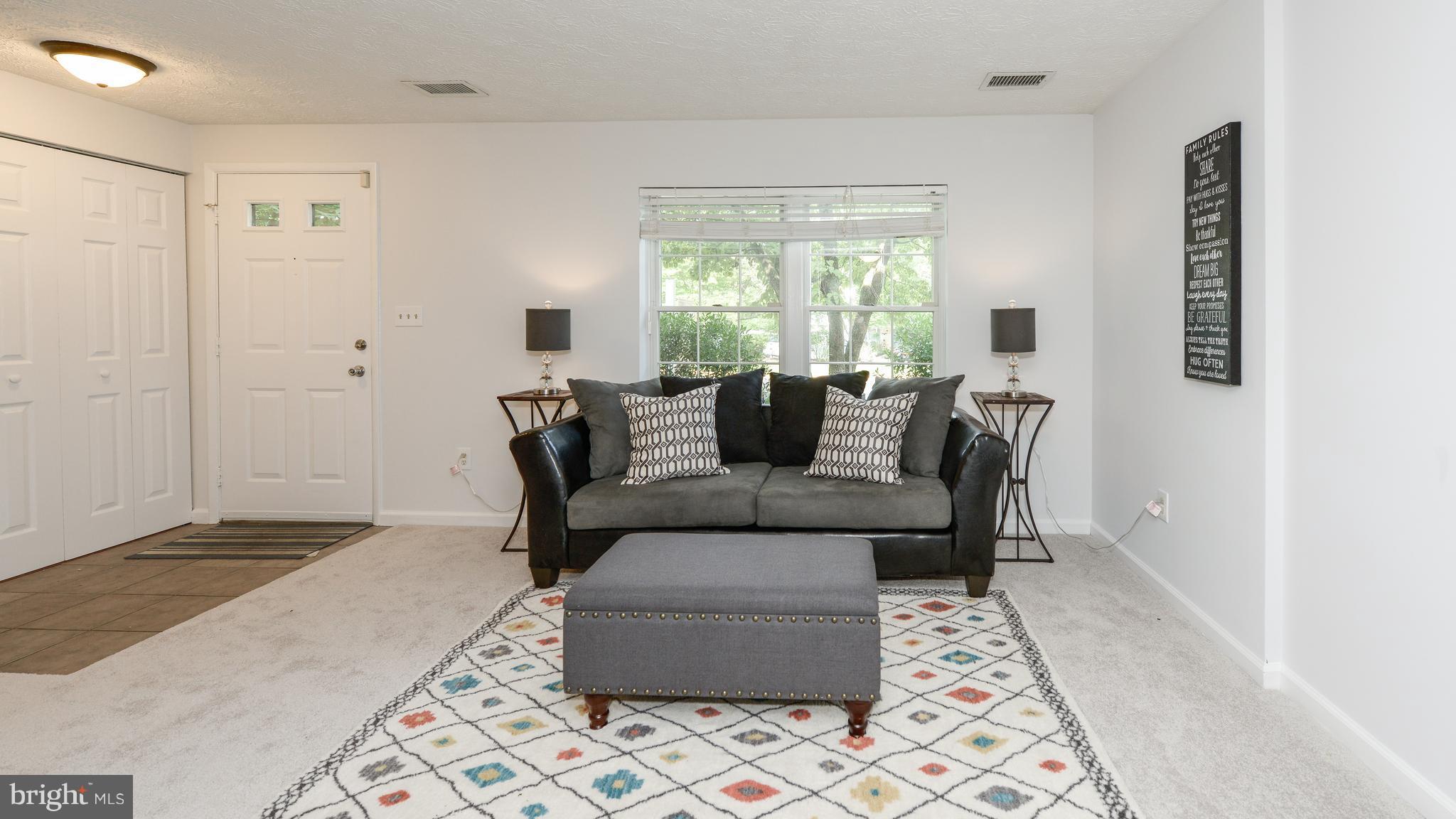 1607 Barnstead Drive Reston, VA 20194 - Photo 13 of 28 Living Room