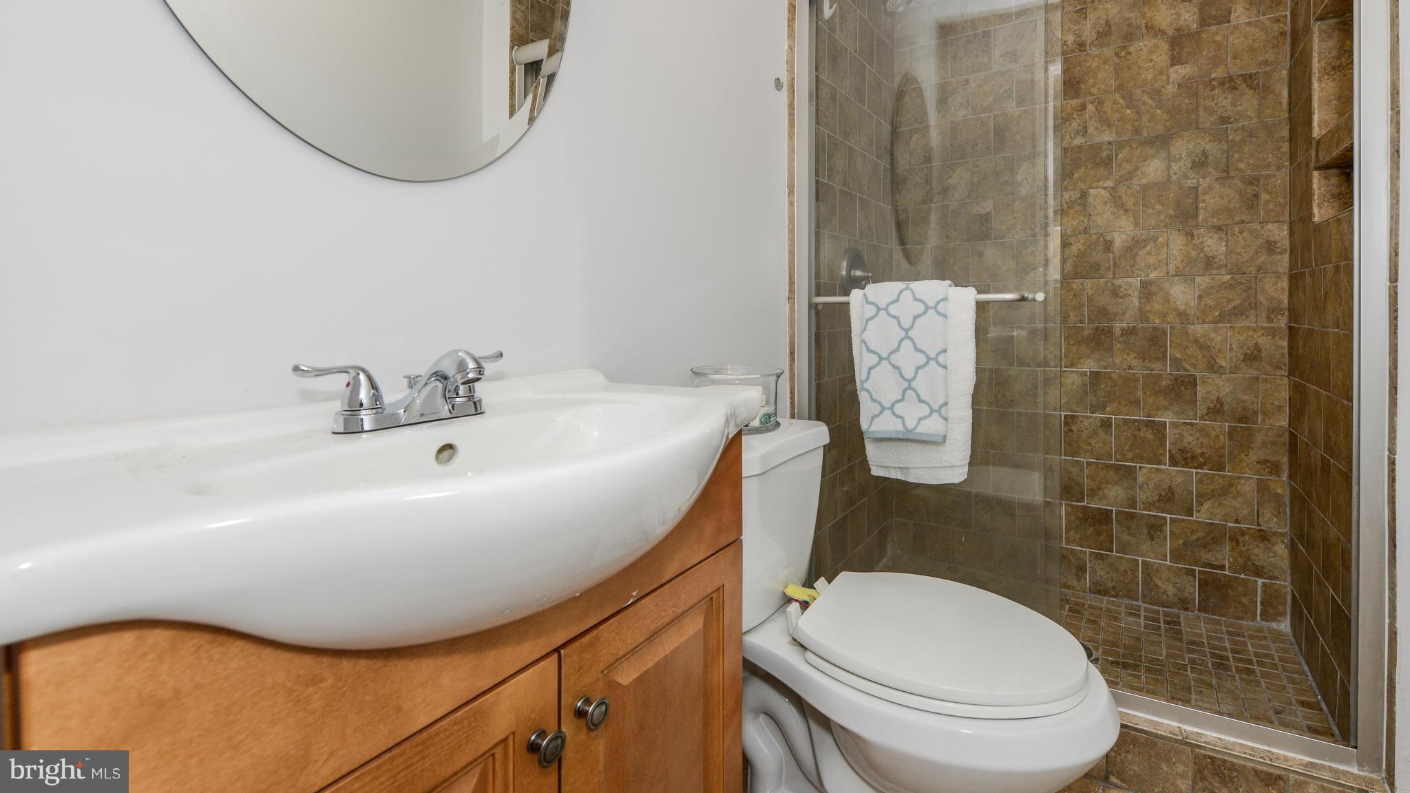 1607 Barnstead Drive Reston, VA 20194 - Photo 19 of 28 Bath