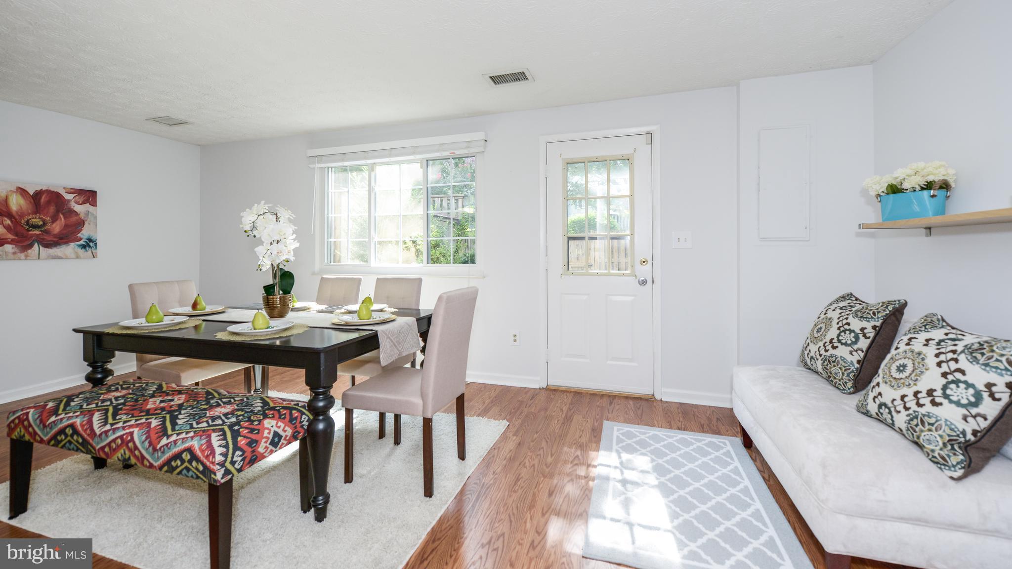 1607 Barnstead Drive Reston, VA 20194 - Photo 10 of 28 Interior (General)
