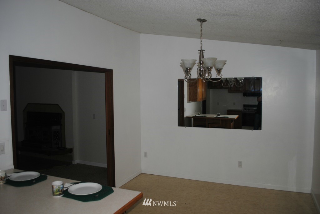 7709 236th Street Southwest Edmonds, WA 98026 - Photo 2 of 15