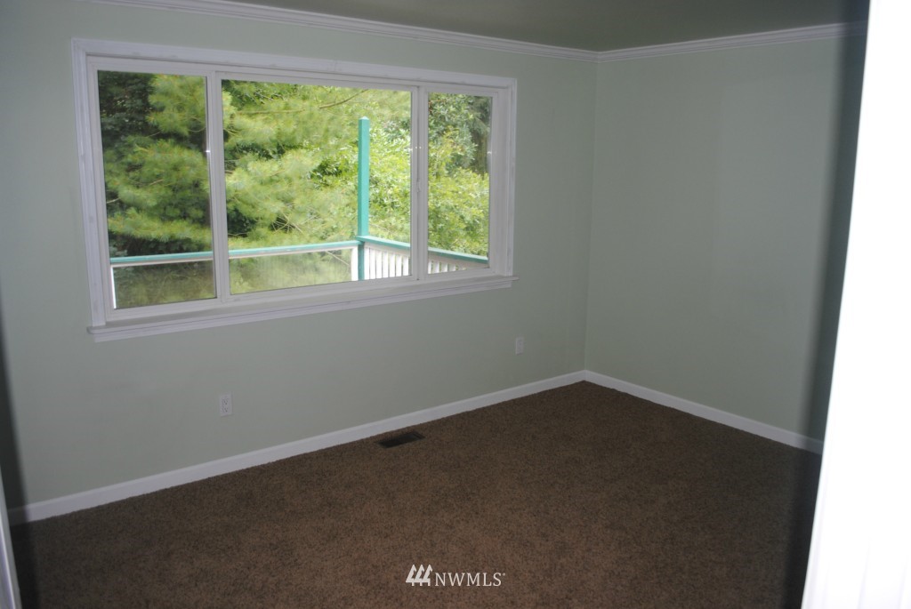 7709 236th Street Southwest Edmonds, WA 98026 - Photo 9 of 15