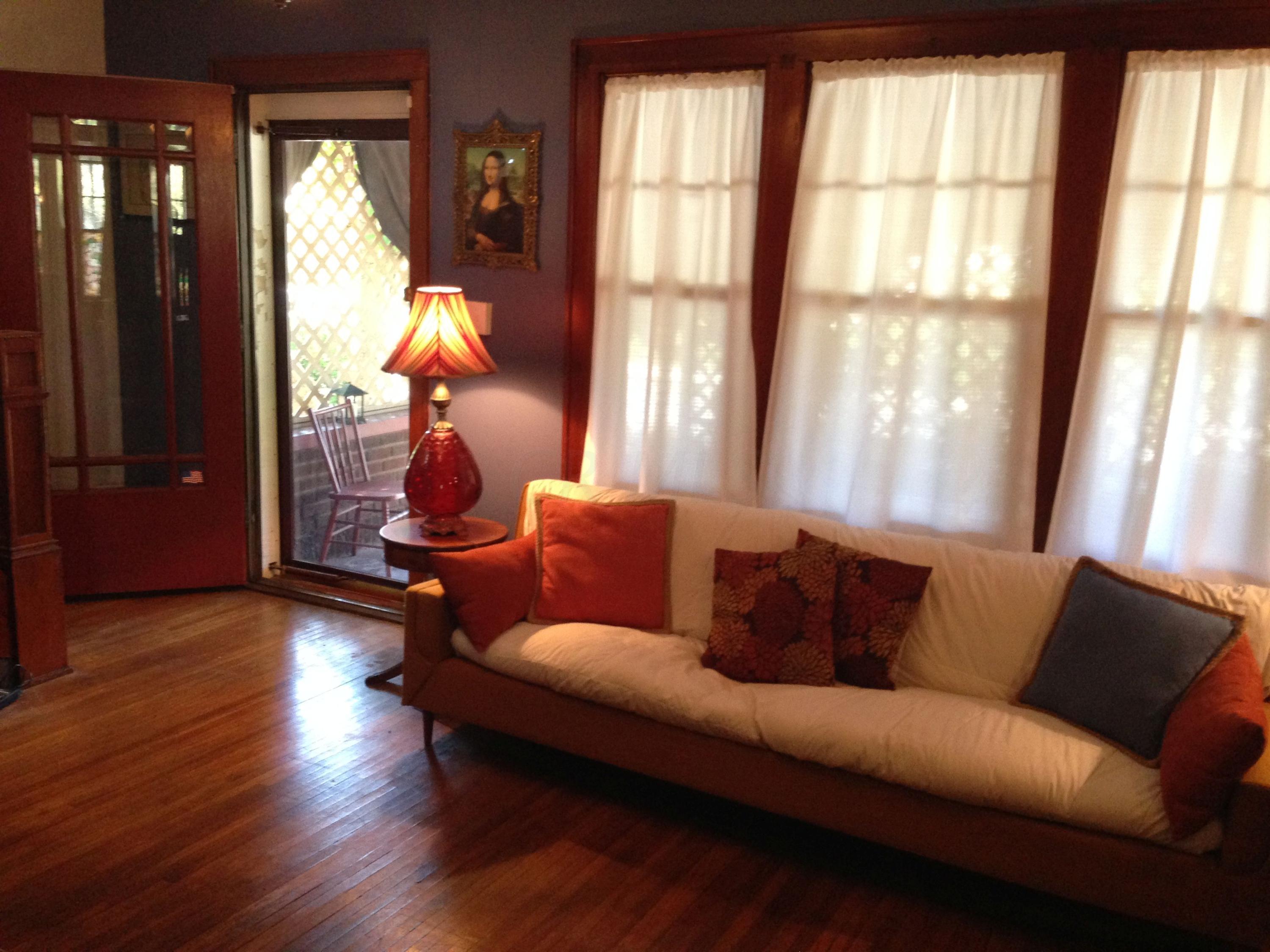 1298 Lockbourne Road Columbus, OH 43206 - Photo 4 of 33