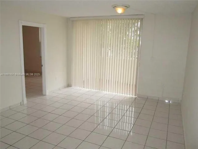 $1,950 | 10000 Northwest 80th Court, Unit 2309, Hialeah Gardens, FL 33016