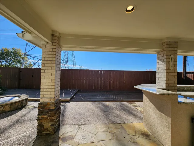 a view of outdoor space