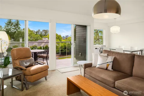 $498,000 | 2501 Canterbury Lane East, Unit 319, Seattle, WA 98112