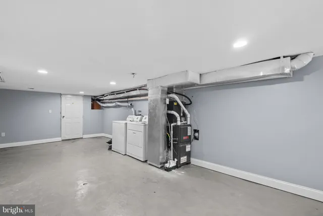 a view of a garage room