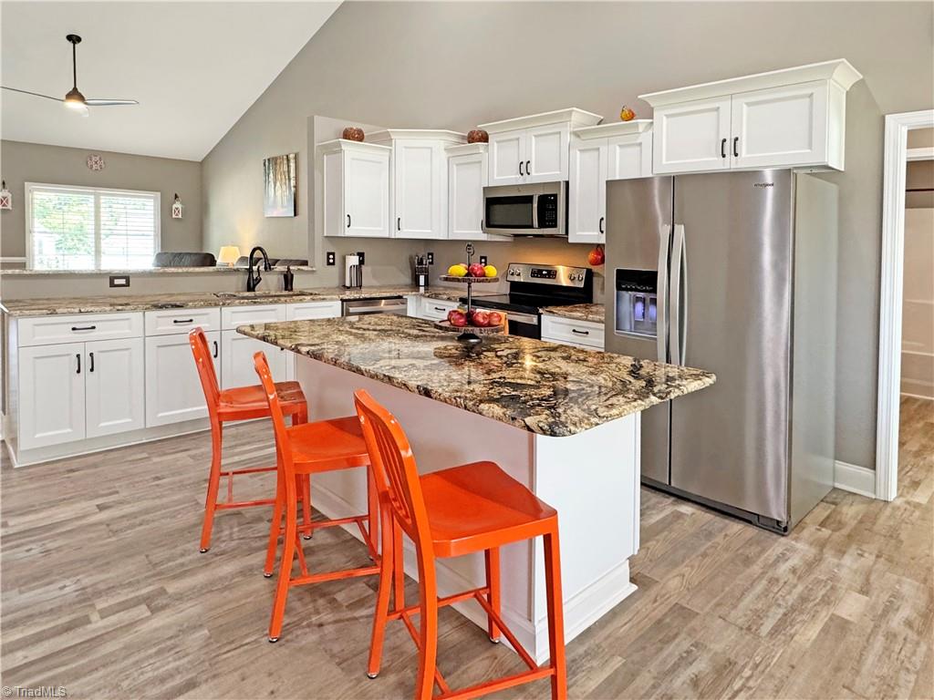 114 Brooke Ridge Drive Thomasville, NC 27360 - Photo 5 of 19