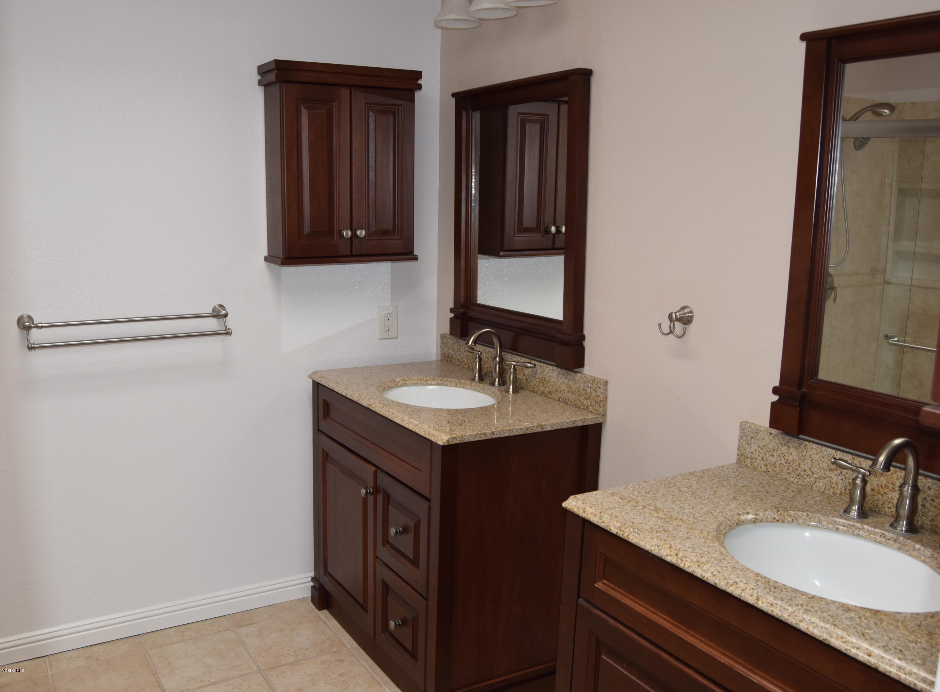 595 Racquet Club Lane Thousand Oaks, CA 91360 - Photo 11 of 23 Master Bath 1