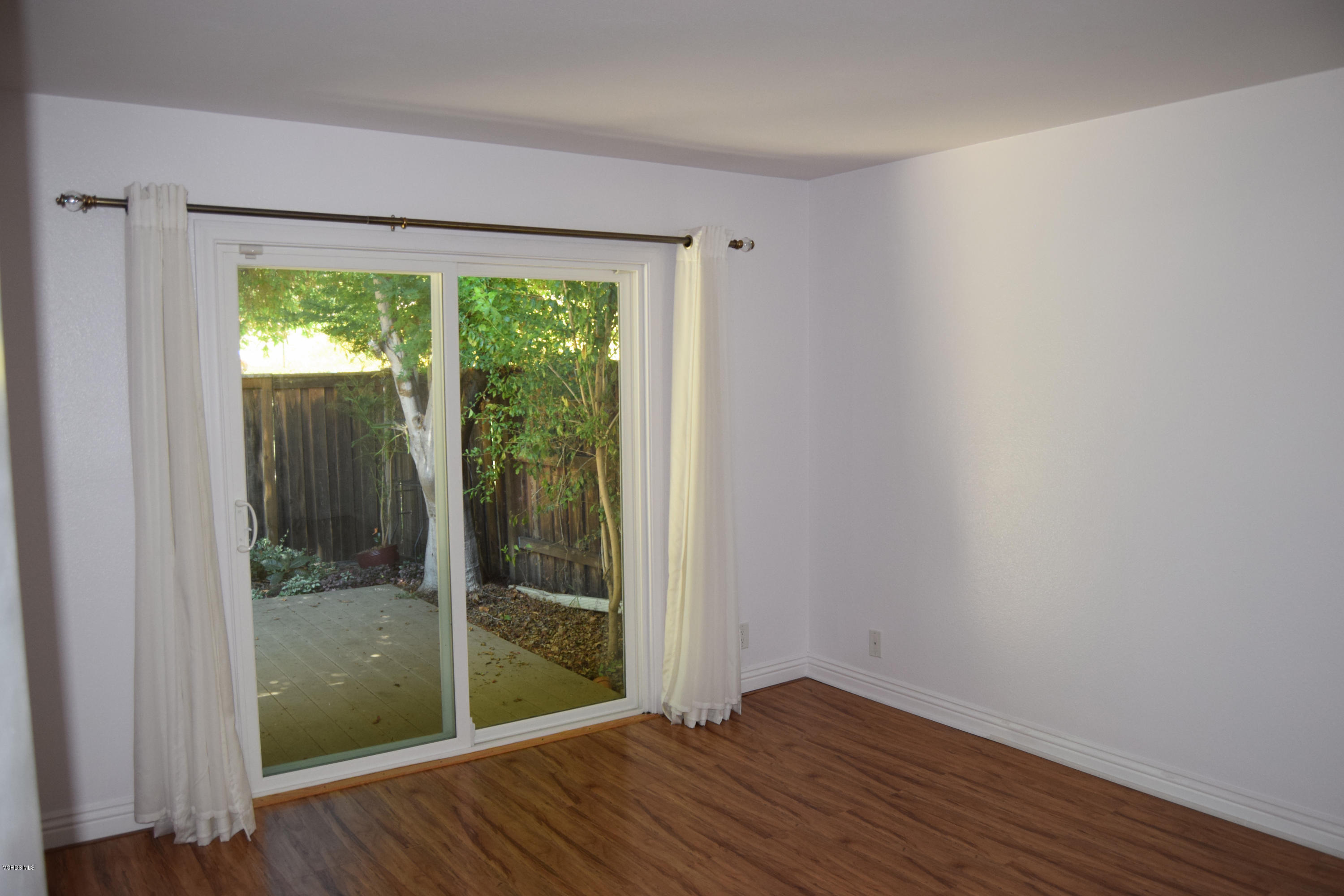 595 Racquet Club Lane Thousand Oaks, CA 91360 - Photo 14 of 23 Bedroom 3