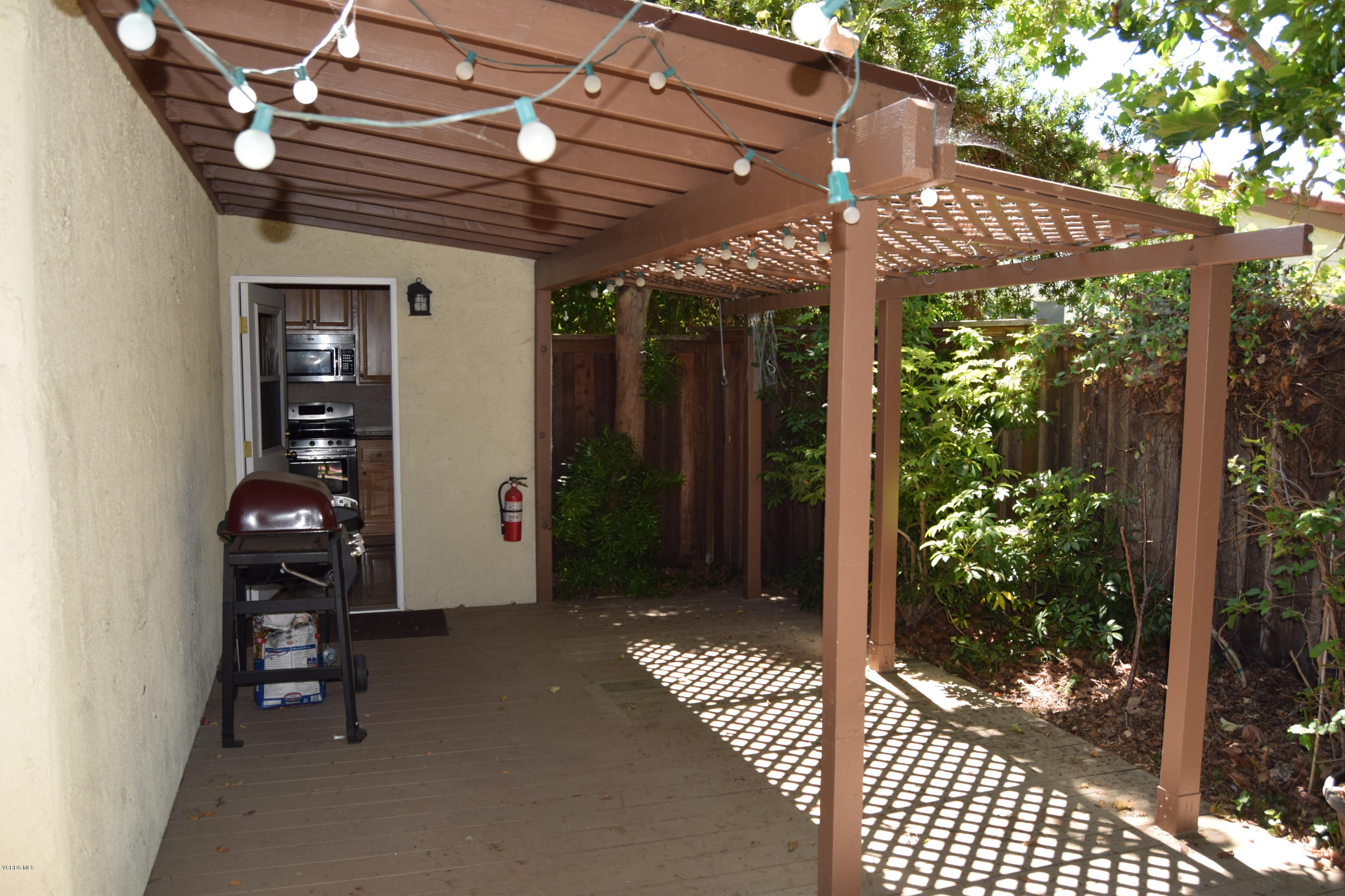 595 Racquet Club Lane Thousand Oaks, CA 91360 - Photo 20 of 23 Patio 1