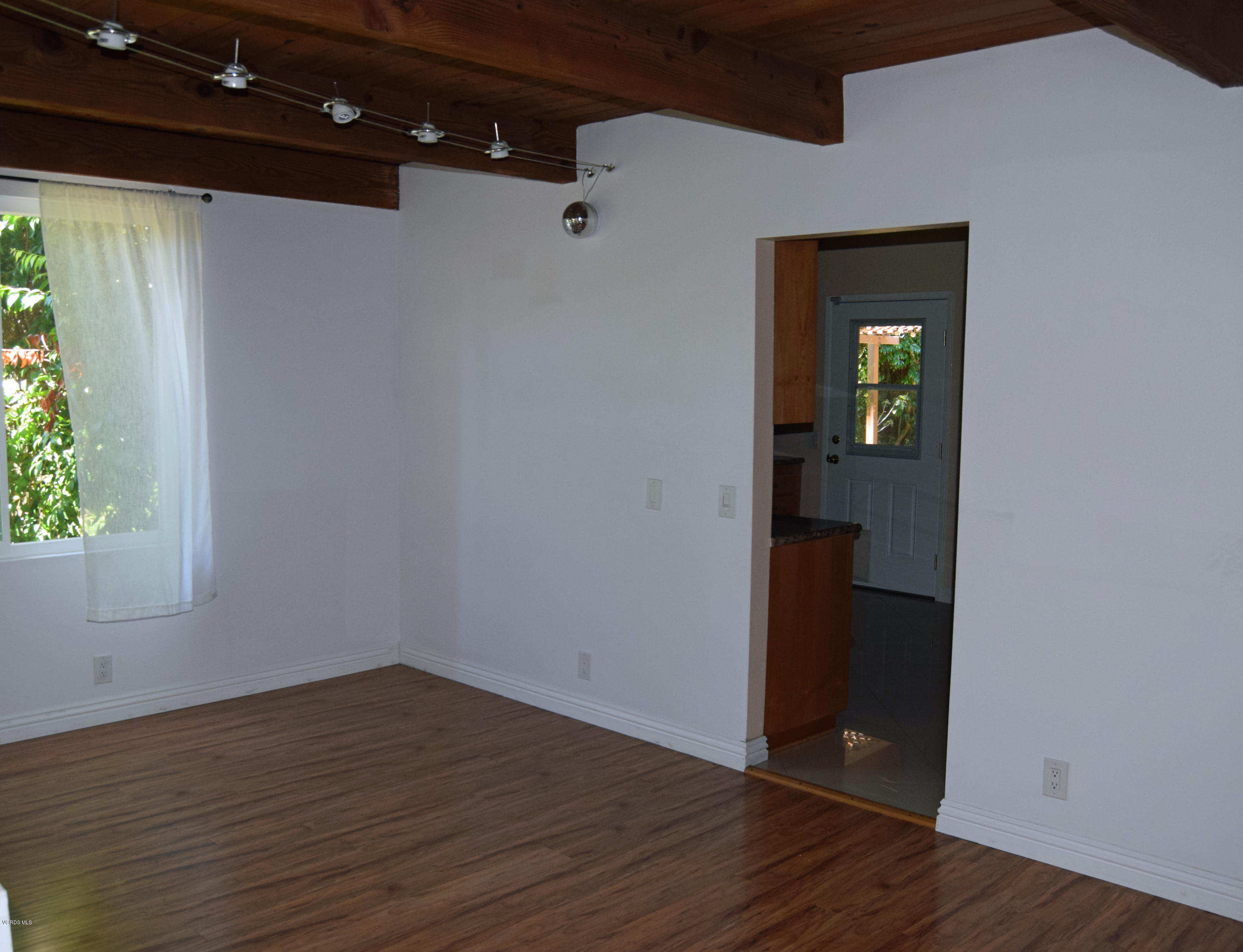 595 Racquet Club Lane Thousand Oaks, CA 91360 - Photo 6 of 23 Dining Area