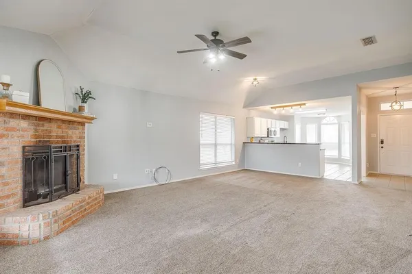 $2,000 | 5712 Springtide Drive, Fort Worth, TX 76135
