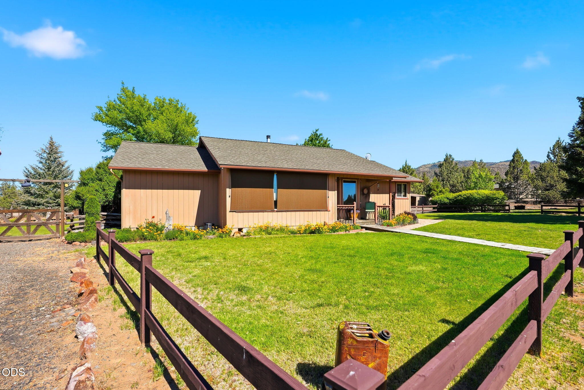 7950 Southwest Copley Road Powell Butte, OR 97753 - Photo 47 of 61