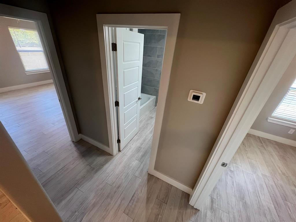 605 North Friendship Road Sherman, TX 75092 - Photo 6 of 17 a view of a hallway