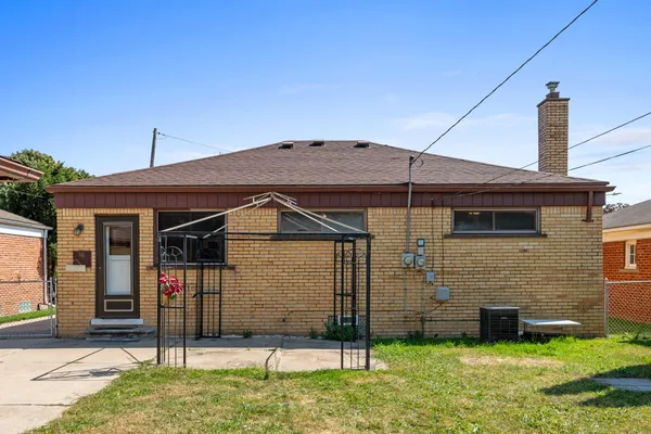 $215,000 | 17579 Park Street, Melvindale, MI 48122