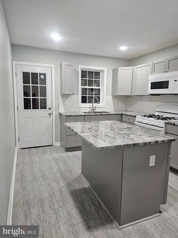 $1,900 | 782-2 Baltimore Street, Hanover, PA 17331