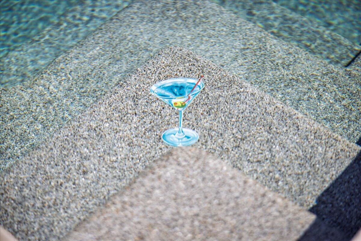 43180 Portuale Court Indio, CA 92203 - Photo 16 of 99 a vase of flowers sitting on a table