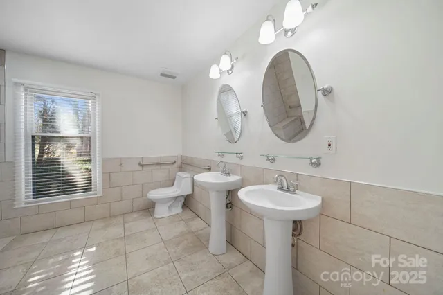 $615,000 | 1015 Elizabeth Drive, Dallas, NC 28034