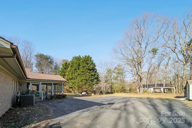 $615,000 | 1015 Elizabeth Drive, Dallas, NC 28034