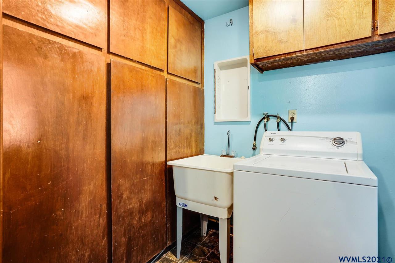 220 Southwest Maple Street Dallas, OR 97338 - Photo 19 of 31 Gallery Image 19