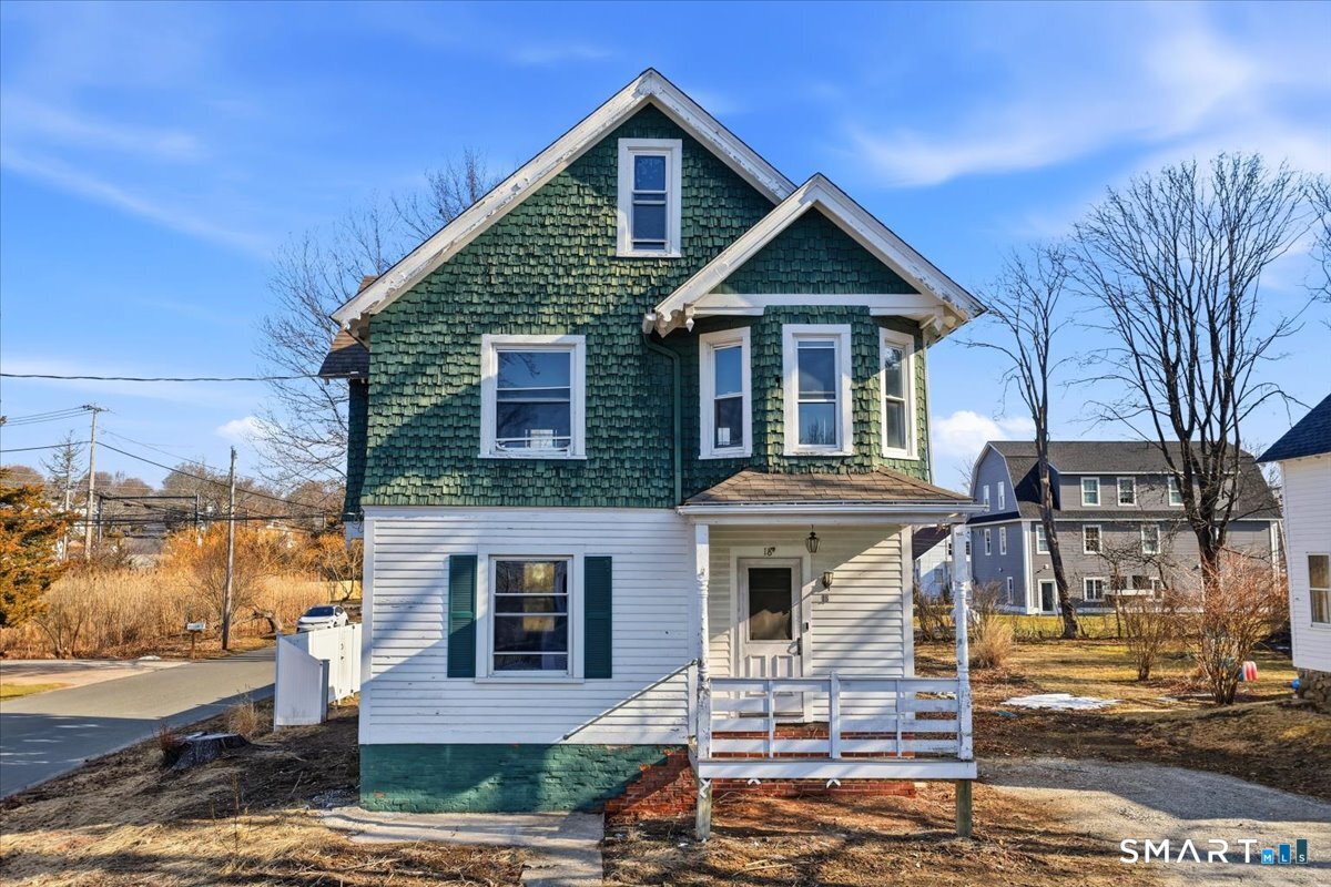 18 Maxson Street Groton, CT 06355 - Photo 3 of 37