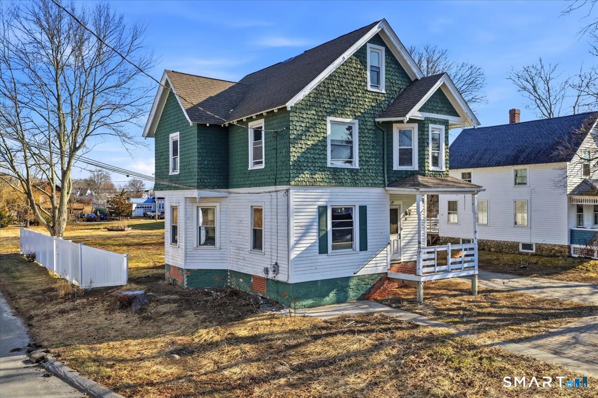 18 Maxson Street Groton, CT 06355 - Photo 6 of 37