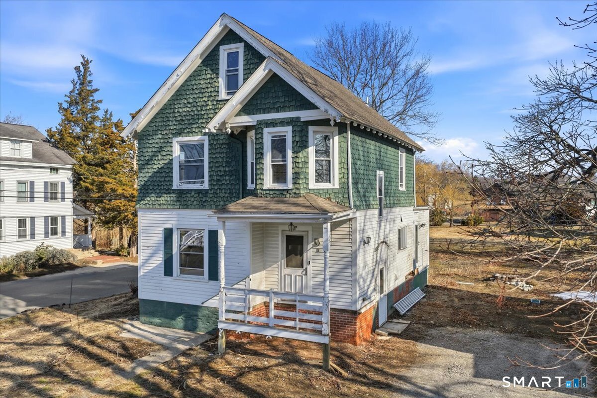 18 Maxson Street Groton, CT 06355 - Photo 7 of 37