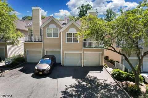 $449,000 | 62 Springholm Drive, Berkeley Heights, NJ 07922