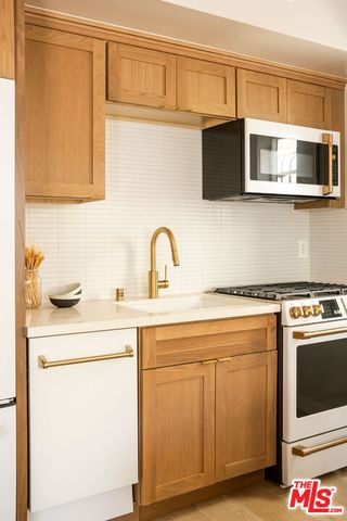 $870,000 | 3765 Delmas Terrace, Los Angeles, CA 90034