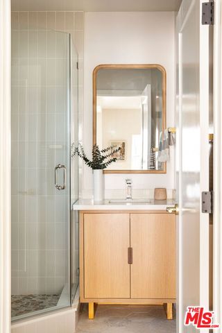 $870,000 | 3765 Delmas Terrace, Los Angeles, CA 90034