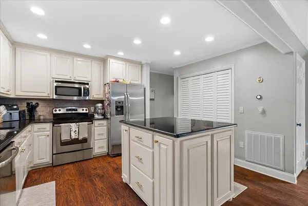 $299,000 | 2214 Mt Haven Drive, Unit 9, Dalton, GA 30720