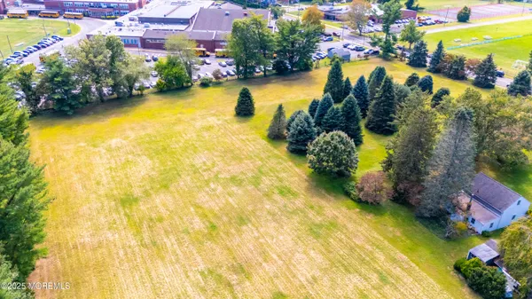 a view of a house with a big yard