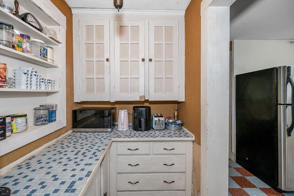 39 Holman Road Newton, MA 02466 - Photo 12 of 42