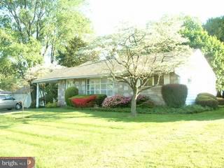 205 West County Line Road Horsham, PA 19040 - Photo 1 of 6