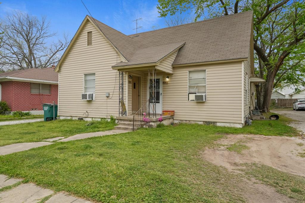 404 South Morris Street Gainesville, TX 76240 - Photo 2 of 8