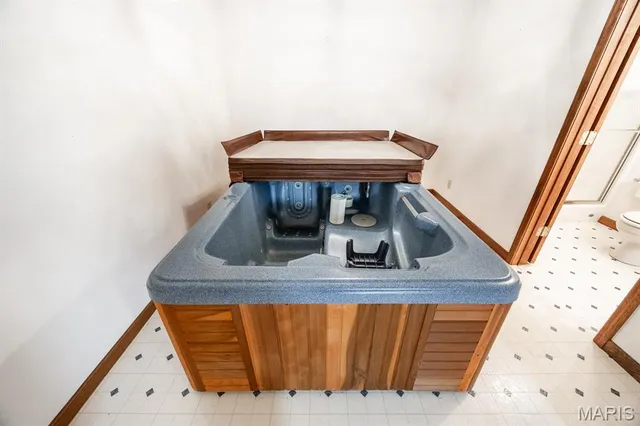 $400,000 | 6806 Ivy Lane, Godfrey, IL 62035