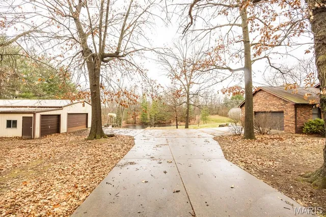 $400,000 | 6806 Ivy Lane, Godfrey, IL 62035